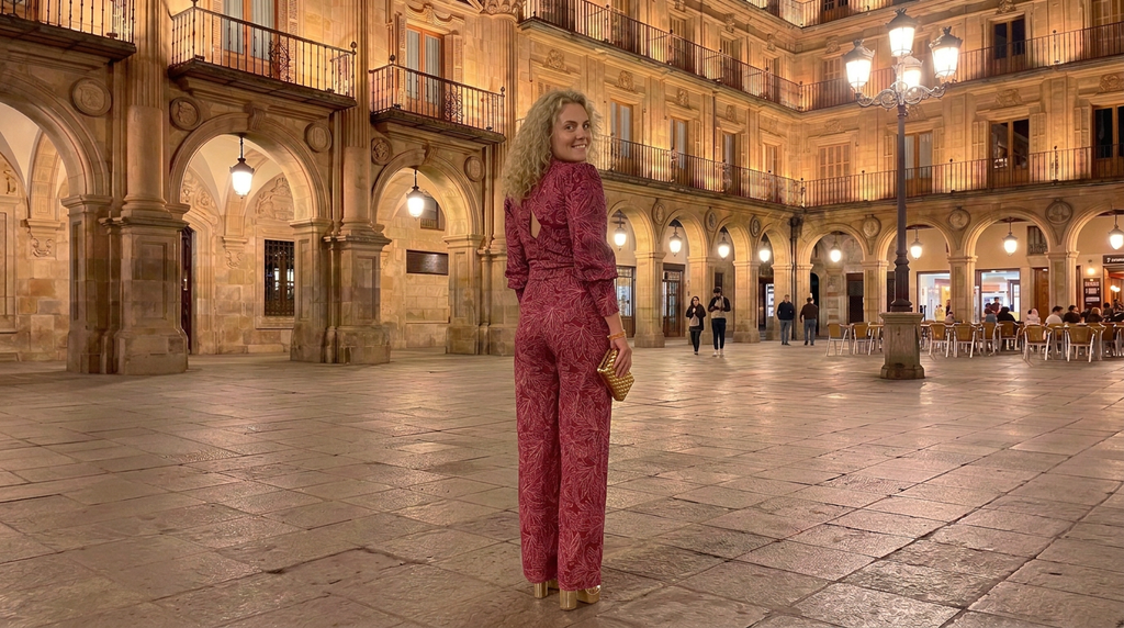 Conjunto Zulma: Estampado Floral con Chaqueta y Pantalón