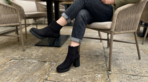 Adriana | Botines con Tacón en Antelina Negra
